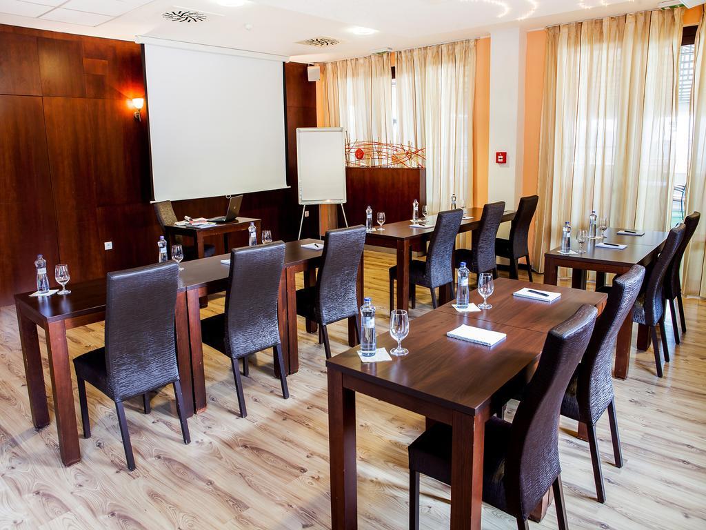 Hotel Impozant Valča 外观 照片
