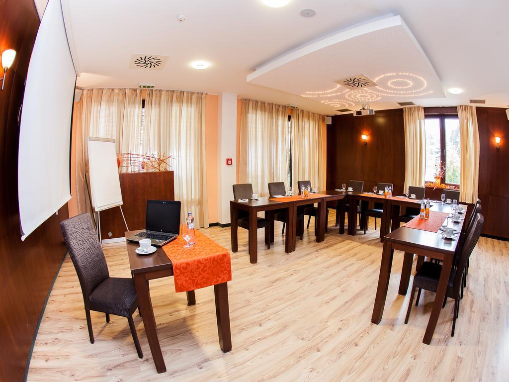 Hotel Impozant Valča 外观 照片