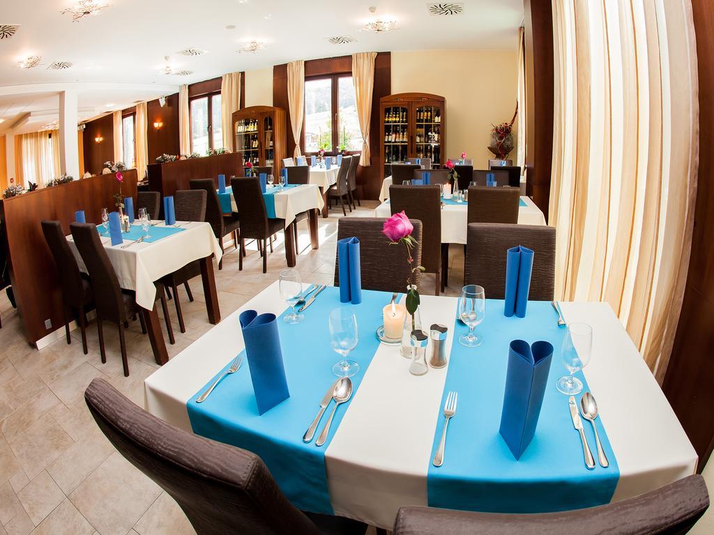 Hotel Impozant Valča 外观 照片