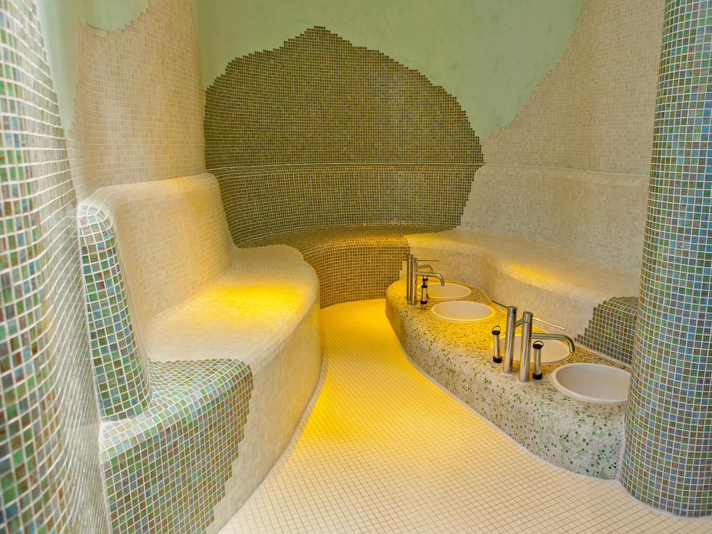 Hotel Impozant Valča 外观 照片