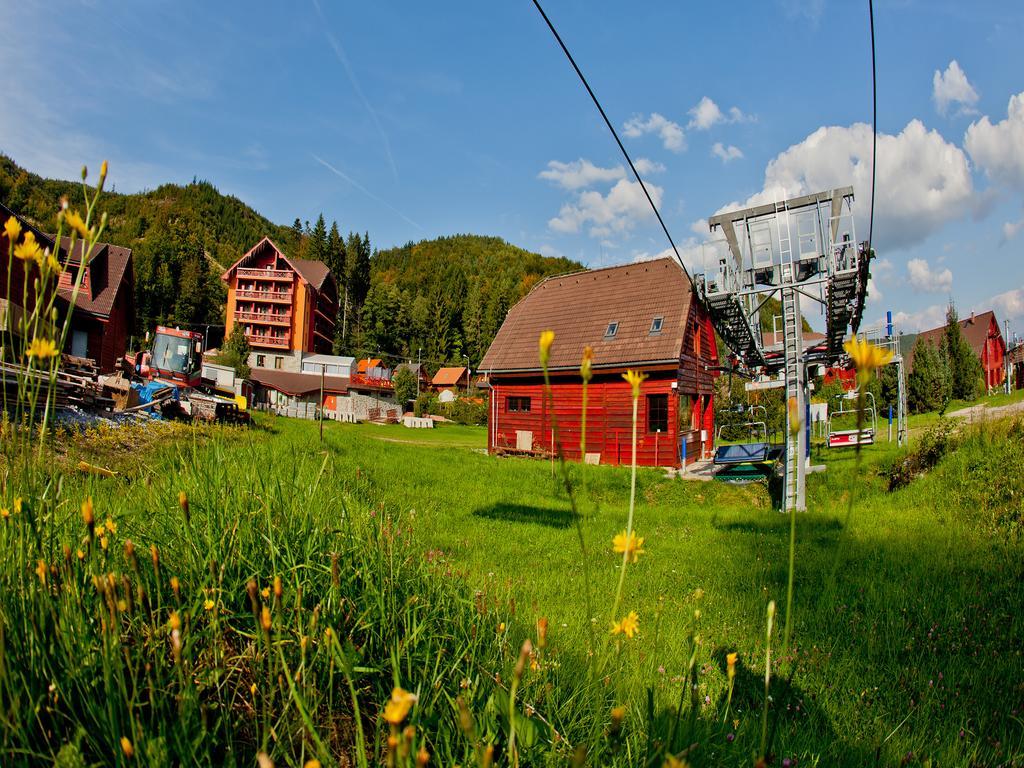 Hotel Impozant Valča 外观 照片