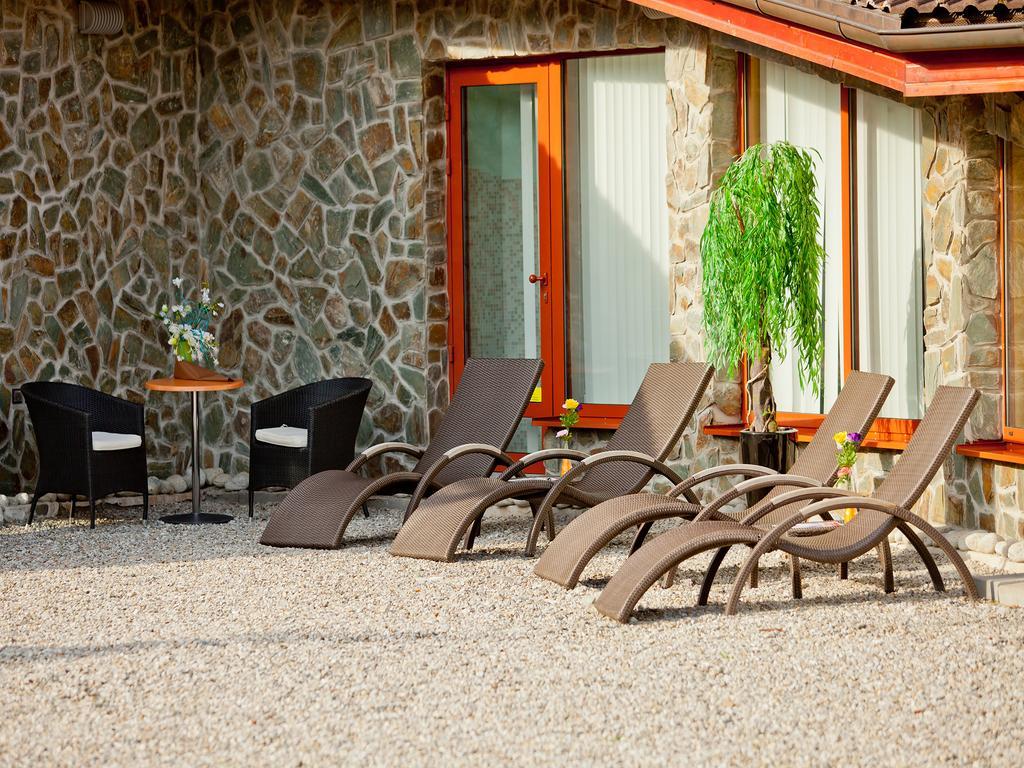 Hotel Impozant Valča 外观 照片