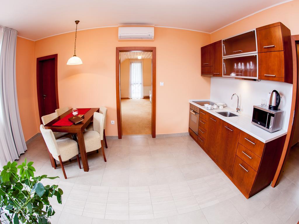 Hotel Impozant Valča 外观 照片
